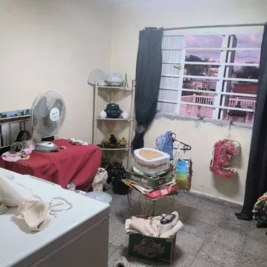 Apartamento biplanta en alto.2da planta ,3 cuartos ,gas de la calle y todo adentro - Img 117902787