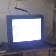 TV Soni con cajita mando y antena - Img 57979062