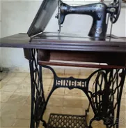 Máquina de coser SINGER Mueble de Caoba - Img 45782389