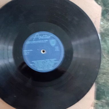 Vendo discos de vinilo LP y 45 rpm LP 600 cup 45 rpm a 300 cup Todos por 4000 cup Cel 58925141 - 7/10