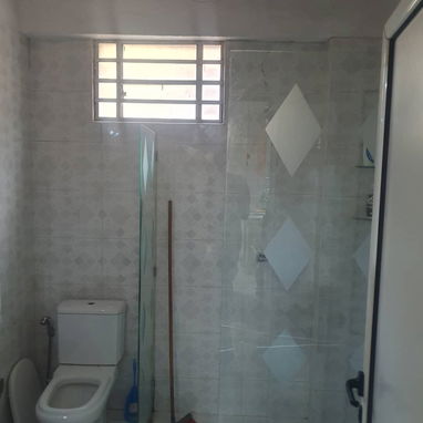 Ofertaaa apto de 2 cuartos y medio y dos baños en perfecto estado planta baja súper céntrico!!!! - Img 93790933