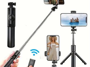 Bastones para selfies y videos con celulares. Con y sin lámpara - Img 65763724