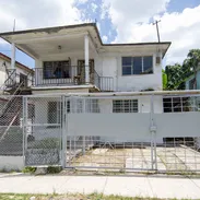 Se vende amplia casa de 3 habitaciones con garaje doble en La Habana,Reparto Martí (Cerro), cerca de Ciudad Deportiva . - Img 56351946