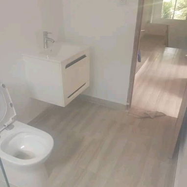 APARTAMENTO INTERIOR CON GRAN ESPACIO Y PLACA LIBRE  EN EL MUNICIPIO DE PLAYA CERCA DE  9na y  70  A UNOS PASOS DE MOTE - 7/10