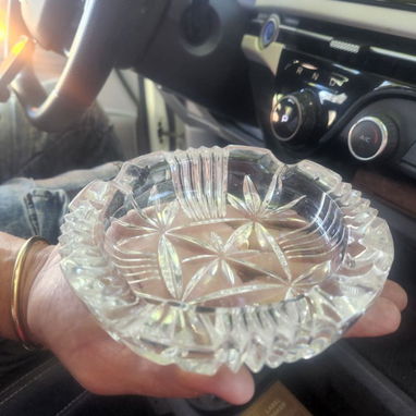 Cenicero de cristal cortado de aproximadamente 20cm de diámetro interesados al 53728338 - 2/3