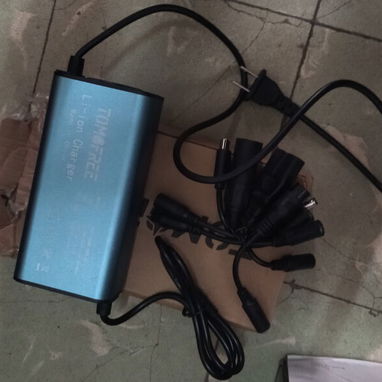 cargador digital para motos y patinetas electricas - 3/5