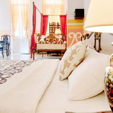 🏠Long-term rental for foreigners in Old Havana.💡 Features a reliable backup power system. 📱 Reservations: +5355284821 - 2/10