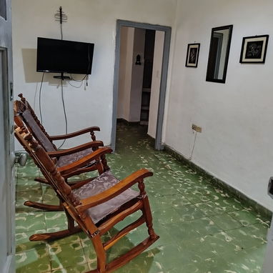 Renta Vedado lineal apto 1 hab bajos - 3/5