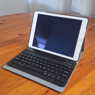 Ipad Air 2 con funda y teclado - Img 125937008