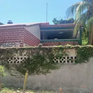 Venta de casa independiente en Cojímar con gran patio - Img 56192002