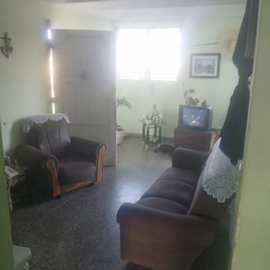 Vendo apartamento en la zona 18 de alamar de 2 cuartos 5to piso - Img 122220492