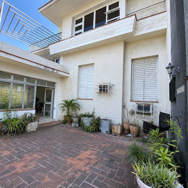 SE VENDE AMPLIA PROPIEDAD HORIZONTAL EN MIRAMAR | 318.46 m² | 6 HABITACIONES | 4 BAÑOS | CAR PORCH PARA 2 AUTOS - 5/10