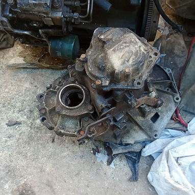 Motor de petróleo(fiat fioril) todo completo caja y motor de arranque si les interesa me puedo ajustar no tiene papeles - 2/3