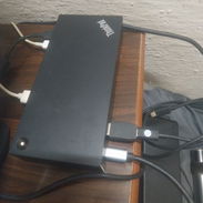 Dock profesional Lenovo ( viene con su cargador de 130w ( sirve para cargar laptop), tiene 3 usb 3.2, 2 usb 2.0, 2 HDMI, - Img 55753349