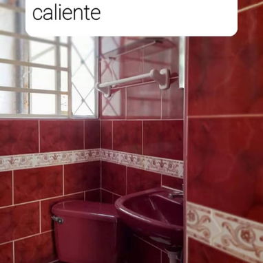 52435224 +525580152883 Apartamento en Casco Histórico de un cuarto, segundo piso,dos balcones a la calle .El edificio co - 4/10