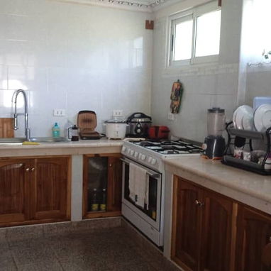 *REBAJADA A $80 000usd. AJUSTE CON $ EN MANO. En venta casa de 3 niveles en Santa Fe, Playa. El Roble - Img 123599490