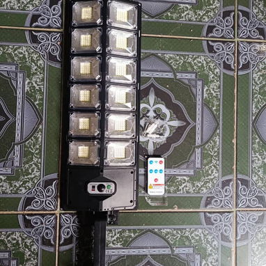 Lámpara solar led para exteriores .  50 Usd - 2/2