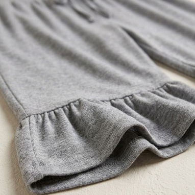 Pantalón Corto Gris de Algodón con Volante Abajo • Súper Fresco • Talla S • 25usd - Img 124924033