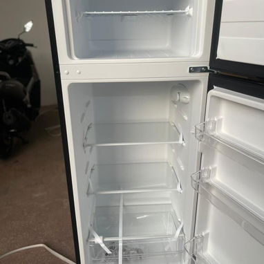 Refrigerador ROYAL 7.3 pies con llaves y cerradura ($360 y $380) - 2/4