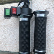 Puńos de acelerador de moto eléctrica - Img 55771937