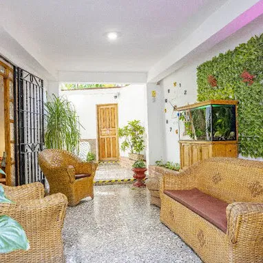 *SE VENDE* Hostal CasaBlanca. 5 Habitaciones, 7 Baños, Piscina Climatizada, Billar, Garage, Jacuzzi, Ranchon. - Img 116759140