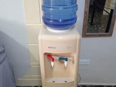 Dispensador de agua fría y caliente - Img main-image