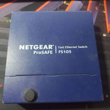 Switch NetGear 5 Puertos Base 100 - Img 116050465