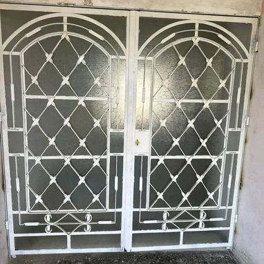 PUERTAS Y VENTANAS DE HIERRO CON CRISTALES - 9/10