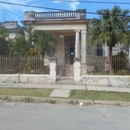 En venta linda casa independiente estilo colonial con espacio para garaje en excelente zona de Santos Suárez. - Img 54145278