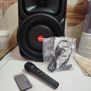 Bocina recargable Bluetooth 8 pulgadas $40 USD o MN al cambio 5028e663 Marianao Domicilio gratis si no es muy lejos - Img 55951535