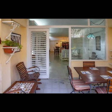 Renta de apartamento independiente en Vedado por 23 y 26 electricidad 24 horas - 3/10