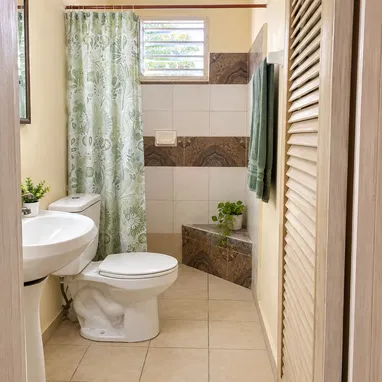 Vendo casa placa libre primera planta Holguin - 5/8