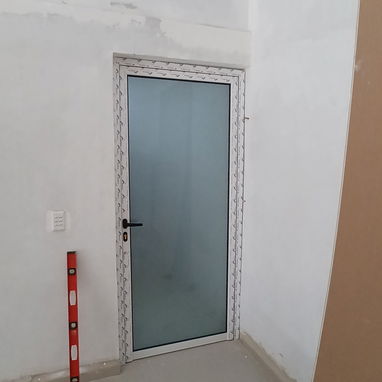 Carpinteria ,Marqueteria de aluminio, y cristal puertas ,ventanas , closet , Bajos de meseta ,paños fijos y más - 7/20