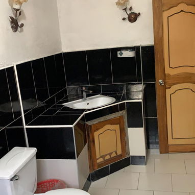 🏖️ Casa de Renta En Guanabo Con Piscina.💡 Planta Eléctrica funcional. Capacidad para 10 personas - Img 117543718