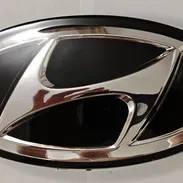 HYUNDAI SONATA EMBLEMA CARETA DELANTERA - Img 54026235