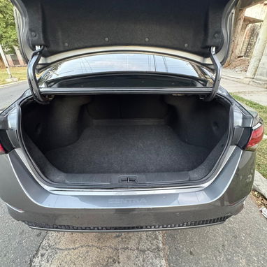 Renta de nissan sentra con excelente confort - Img 122211573