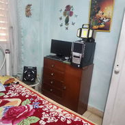 Vendo apto en Vedado planta baja 30 mil negociable - Img 55207763