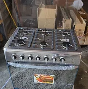 Vendo Cocina con horno, Rudenkov, 6 hornillas, magneto -mensajería gratis - Img 49685839