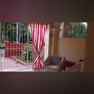 Vedado casa 1 cuarto portal y jardin - 2/3