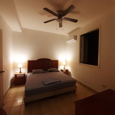 🪼 APARTAMENTO EN EL VEDADO | RENTA SEGURA EN LA HABANA | ZONA SIN APAGONES 🏡✨ - Img 121951348