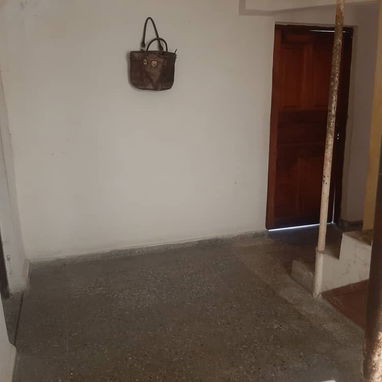 🏡SE VENDE AMPLIO APARTAMENTO EN EL VEDADO - Img 120927013