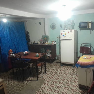 Vendo Son dos casas en una sola propiedad con salida intependientes , lo dejo todo menos el equipo y dos televisores - Img 118731088