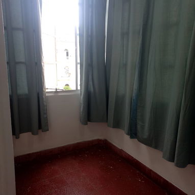 SE RENTA APTO PRIVADO DE UNA HABITACIÓN EN EL VEDADO, TERCER PISO. 54026428 - Img 120328987