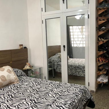 Oferta precioso chalet con piscina capitalista,6 cuartos y garaje californiano para 2 autos!!!! - Img 82812626