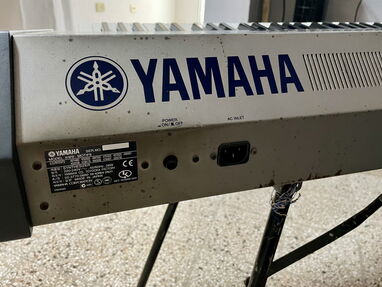 Se vende Piano Yamaha Motiff 8, con huacal y teclas originales Yamaha de repuesto - Img 62693205