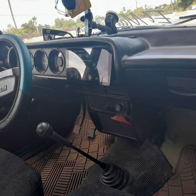 vendo moskovi Motor de fábrica Caja 5 de lada Chapisteria al 100% Pintura 80% Batería de 90 amperes Alternador de ck Mú - Img 119574664