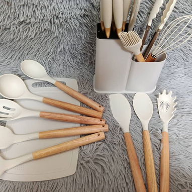 Set de utensilios de cocina de silicona con cuchillos y tablas de cortar (19 piezas) en 14000cup - Img 122487626