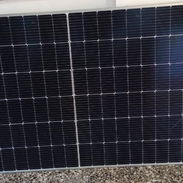*‼️☀️Panel Solar Monocristalino 550 W☀️‼️* *🔖Marca: JinkoSolar* *🗂️Datos:* • 💡Tecnología Half-Cell: Reduciendo pérd - Img 57372426
