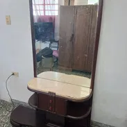 Vendo coqueta con su juego de mesita de noche - Img 58096346