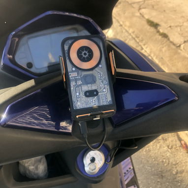Porta celular de carga inalámbrica para motos y carros - Img 121307374